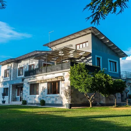 L'eden לינה וארוחת בוקר קזינו