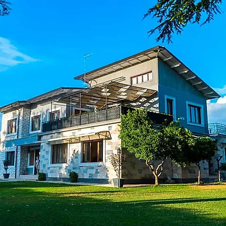 Oda ve Kahvaltı L'eden